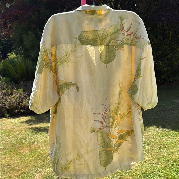 Tommy Bahama Cream and Green Casual Button Down Shirt - Picture 5 of 8